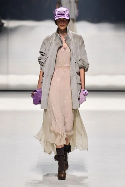 Look 8